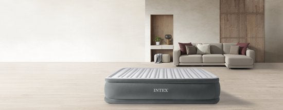 Matelas gonflable Intex Queen Comfort-Plush avec pompe intégrée - 203 x 152 x 46 cm