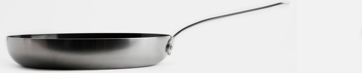 Mauviel 1830 Casserole 24 cm - inox/Aluminium - Noir & Argent Métallique - Convient à l'induction et au four