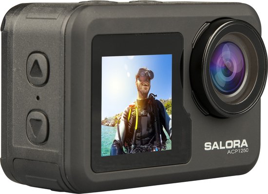 Une ActionCam Ultra HD (4K) à double écran, livrée avec un étui regorgeant d'accessoires
