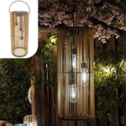 Éclairage de jardin Gadgy Solar à énergie solaire – Lanterne d'extérieur en rotin – Lampe suspendue ou lampe de table – Résistante aux éclaboussures – Éclairage d'ambiance pour le jardin, le balcon ou la terrasse – Marron – Ø 17 x 41 cm – Capteur jour/nui