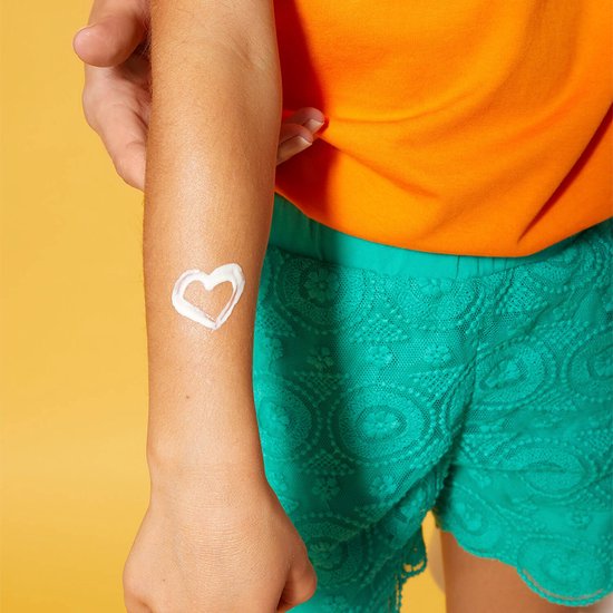 NIVEA SUN Kids Ultra Crème solaire SPF 50 Enfants - SPF 50+ - Très résistante à l'eau - Crème solaire pour le visage et le corps - 150 ml