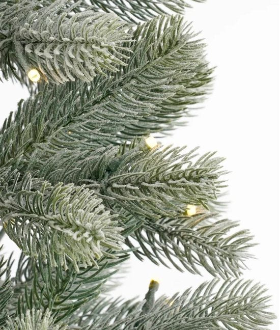 Black Box Trees Nagoya : sapin de Noël artificiel avec éclairage, H 120 x Ø 60 cm - Sapin de Noël aux branches enneigées - Sapin artificiel avec 212 brindilles de pin en PE - Modèle élancé, Ø 60 cm - Vert