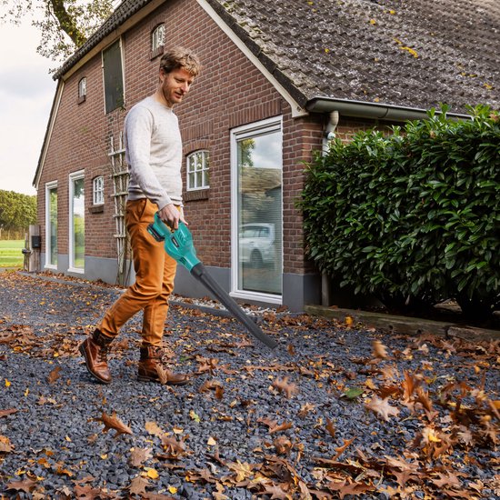 VONROC Accu Leaf Blower 20V - Vitesse d'air 180 km/h - Volume d'air 5m3/min - 2 batteries 2.0Ah et chargeur rapide inclus
