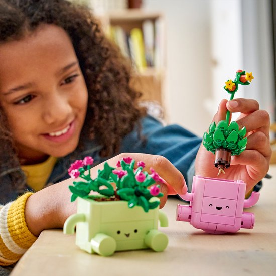 LEGO Botanicals - Kit de construction « Petites plantes et fleurs qui se balancent » pour enfants - 11506