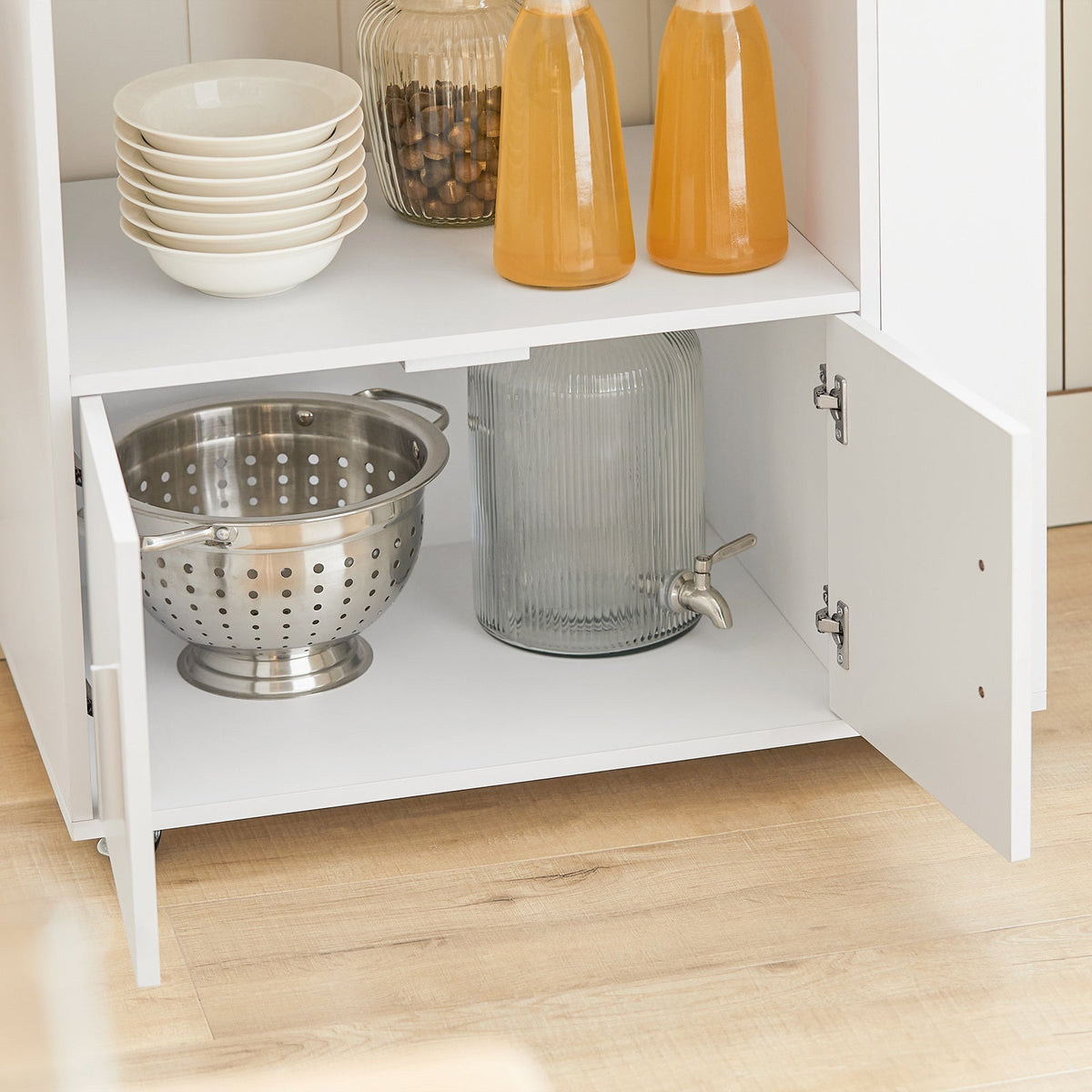 SoBuy Chariot de cuisine avec 1 tiroir, 2 portes et 3 étagères de rangement - Max. 75KG - 75 x 46 x 83 cm - Blanc
