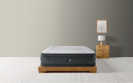 Matelas gonflable Intex Queen Comfort-Plush avec pompe intégrée - 203 x 152 x 46 cm
