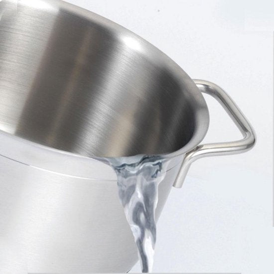 Marmite à soupe à induction BK Gastronome en acier inoxydable 24 cm - 6 L - Casserole à induction - Résistante au four jusqu'à 230 °C - Lavable au lave-vaisselle - Avec couvercle en acier inoxydable - Graduation - Sans revêtement antiadhésif