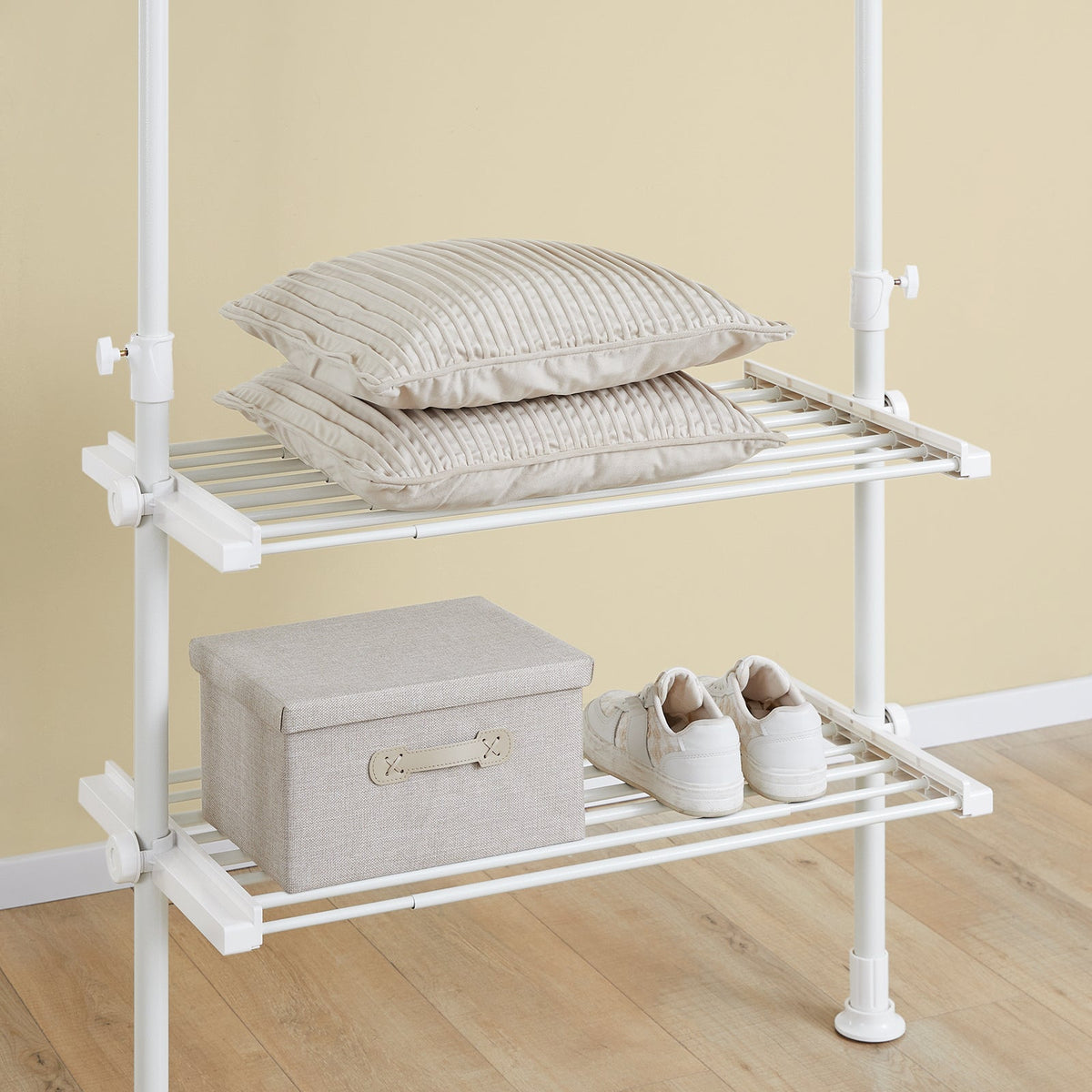 SoBuy FRG34-II-W Porte-vêtements télescopique réglable blanc - 147-195 x 200-295 cm - Placard ouvert avec tringles et étagères