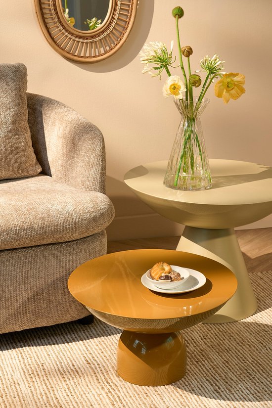 Mica Decorations Celise - Table d'appoint avec grand plateau pour l'intérieur - Table basse au design robuste et stable - Taille adaptée au salon - H44 x Ø59 cm - Beige