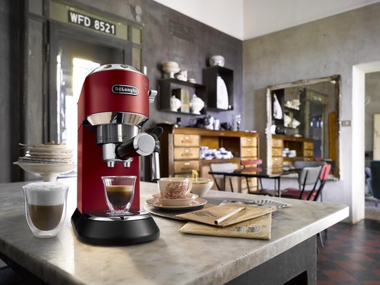 De'Longhi Dedica Style EC685.R - Machine à piston - Rouge
