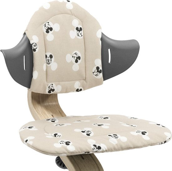 Coussin Stokke Nomi, Mickey Signature - Pour plus de douceur et de confort sur la chaise Nomi et la chaise haute - Enfants à partir de 6 mois - Réversible et lavable en machine