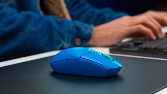Souris de jeu Logitech G305 Lightspeed Bluetooth, optique, bleue, 6 boutons, 12 000 dpi, rétroéclairée, ergonomique